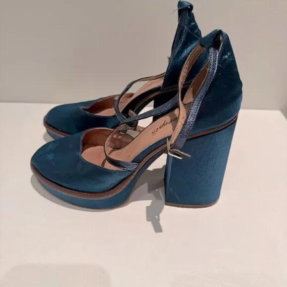 Free People Wythe Platform Heel Blue Size 38 Made in Spain - Picture 5 of 7